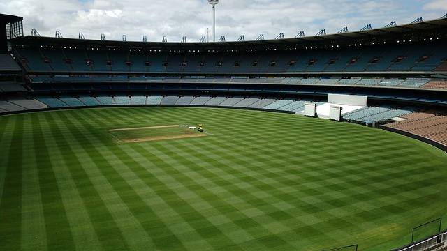 东体：国青个别球员赛后与提问者发生争执 被劝阻后事态未激化.